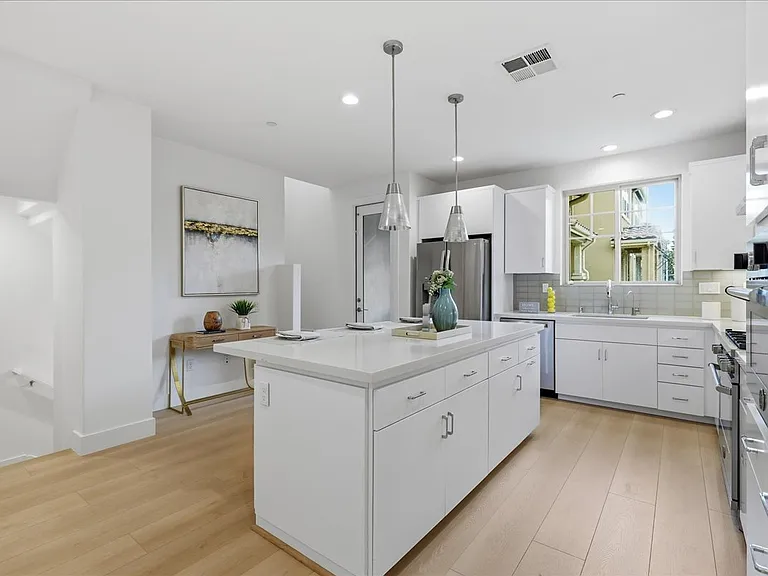 270 Ariana Pl — Photo 18