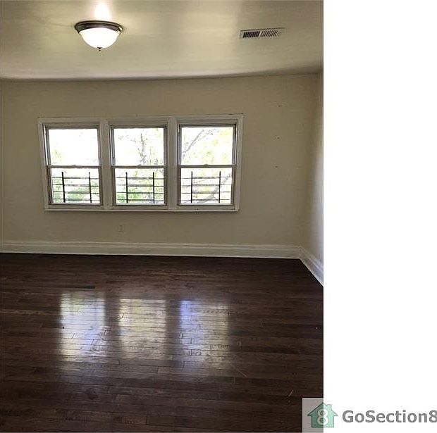 2nd image of 674 Irvine Turner Blvd