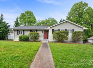8 Deanwood Cir, Asheville, NC 28803