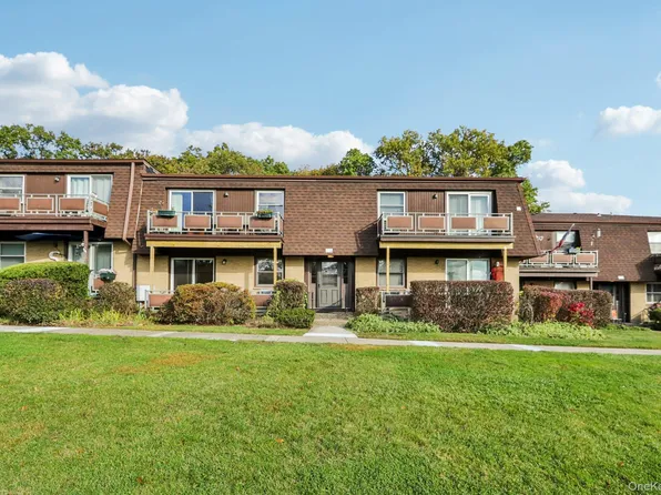 2 Germonds Village #5, Bardonia, NY 10954
