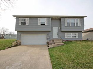 3525 N Honeytree Dr, Decatur, IL 62526