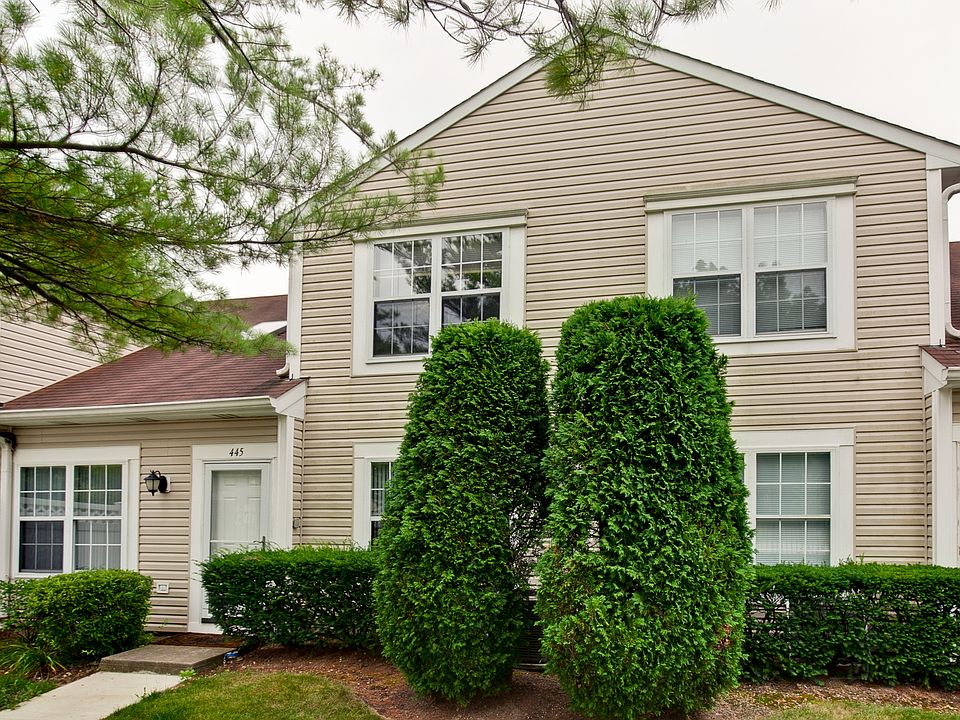 1st image of 445 Le Parc Cir #445