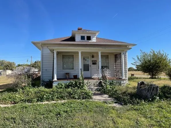 707 Saint Marys St, Ellis, KS 67637