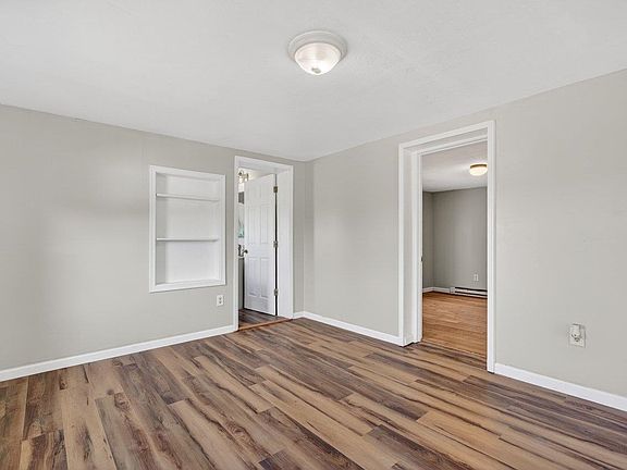 5th image of 406 Hewitt Rd