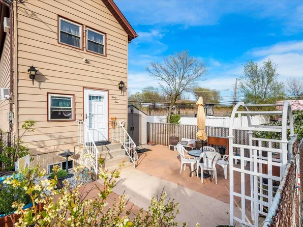 39 Broadway, Howard Beach, NY 11414