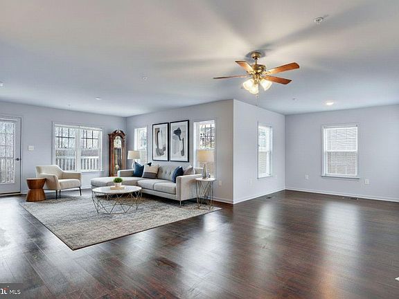 5th image of 1160 Lonberry Dr