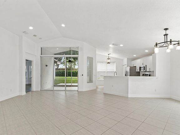 4th image of 11136 Kaui Court