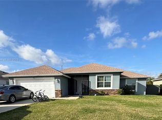 1637 SW Daysland Ave, Port Saint Lucie, FL 34953