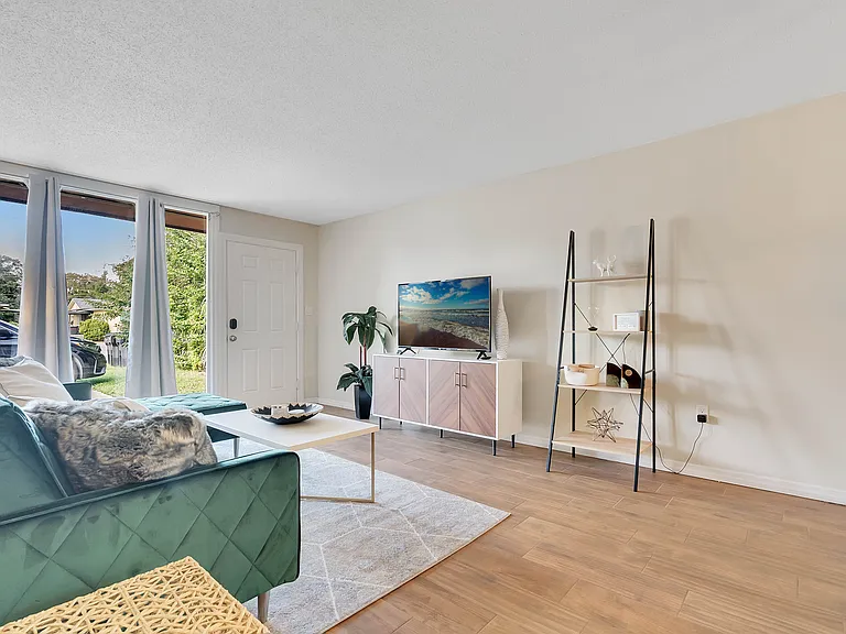 3051 Martin St — Photo 8