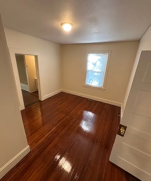 121 Hamlin Ave — Photo 6