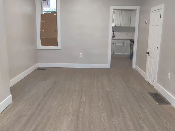 5th image of 231 E Phil Ellena St