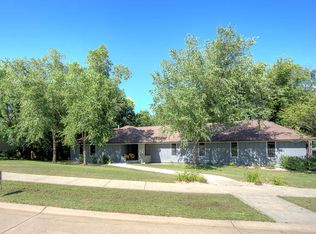 2008 Cat Creek Cir, Wamego, KS 66547