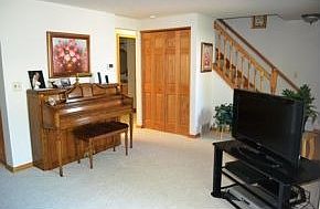 4th image of 250 Lakeview Ct