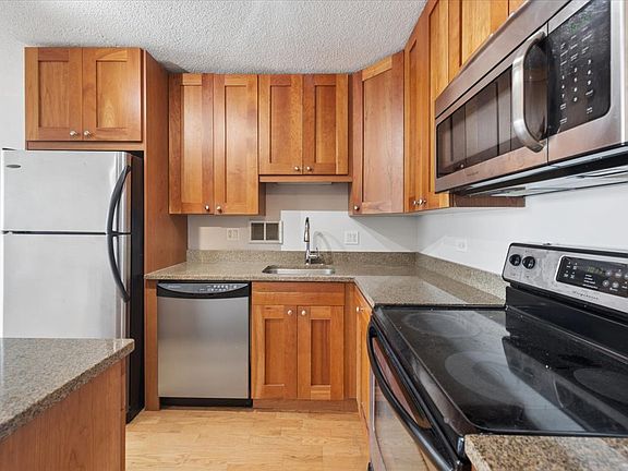 5th image of 450 W Briar Pl APT 8F