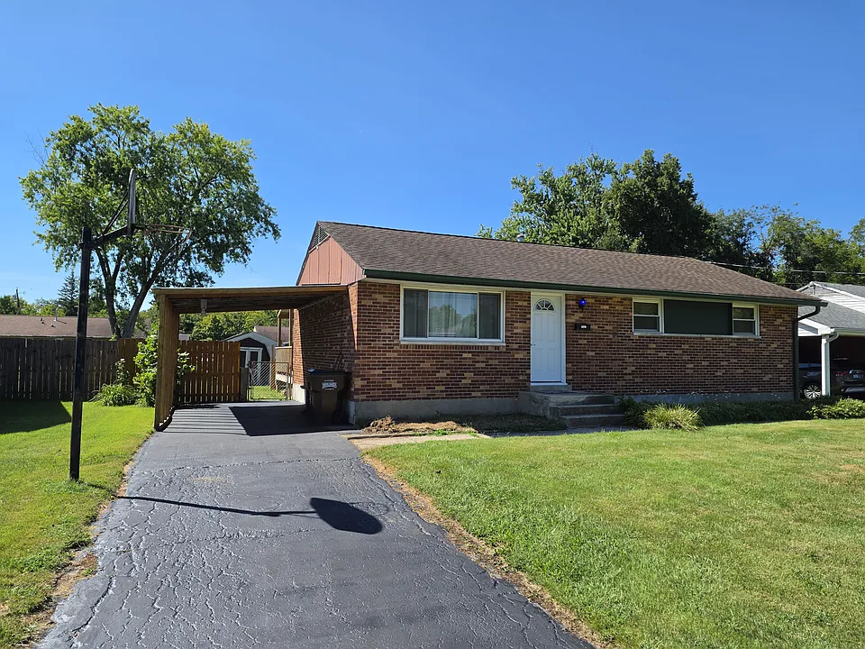 4637 Clayton Dr