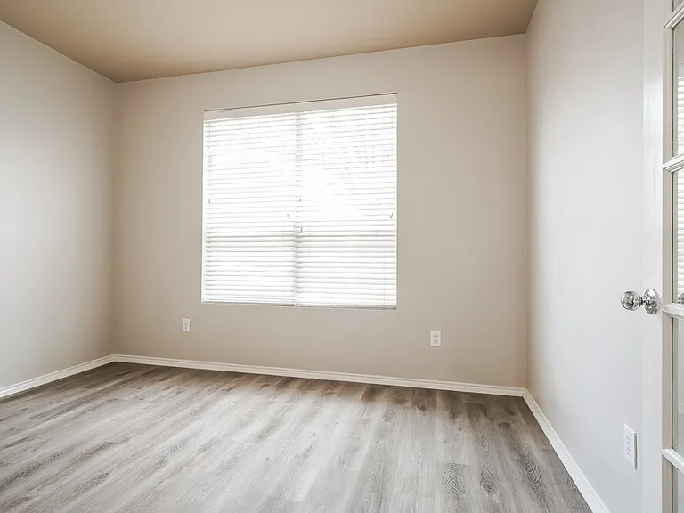 8500 Shallow Creek Dr — Photo 15