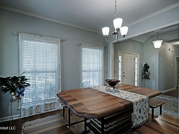 2nd image of 208 Woodlands Green Dr