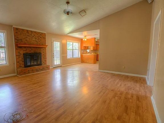 4th image of 1105 Austin Ave