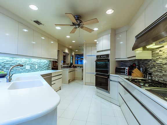 5th image of 111 Sir Arthur Ct