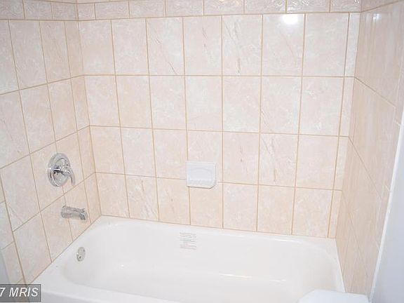 4th image of 457 Logan Dr