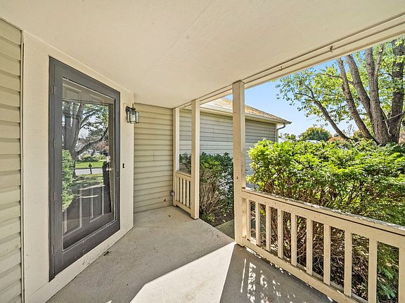 5th image of 64 Green Bower Ln