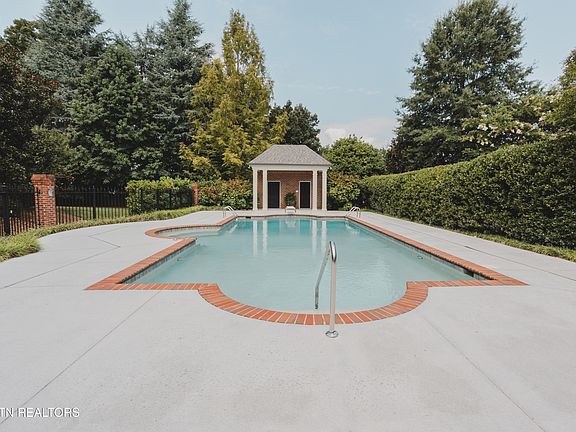 5th image of 1633 Wembley Hills Rd
