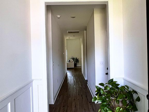 3rd image of 386 Long Meadow Dr.