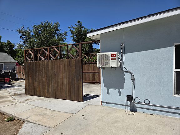 5th image of 628 E Kingsley Ave