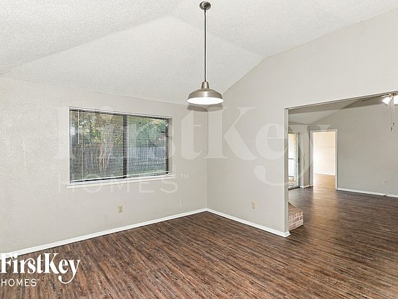 4th image of 10507 Village Trail Dr