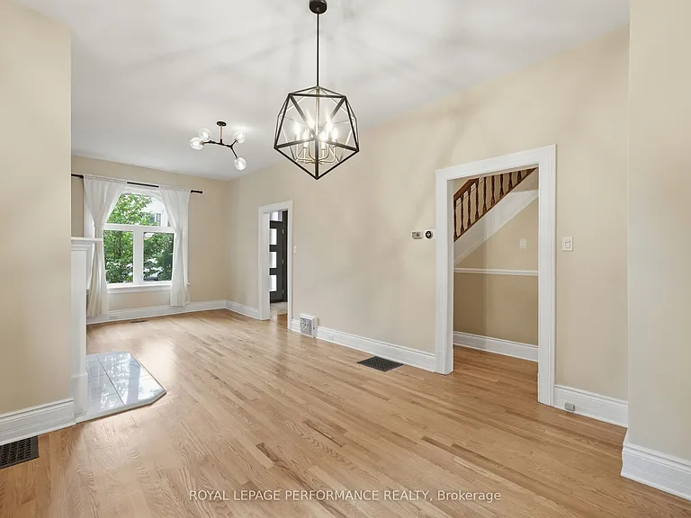 284 Crichton St — Photo 9