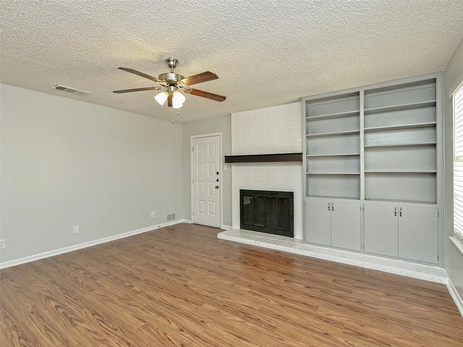 2 bed, 1.0 bath, 900 sqft, $1,395 — Photo 3