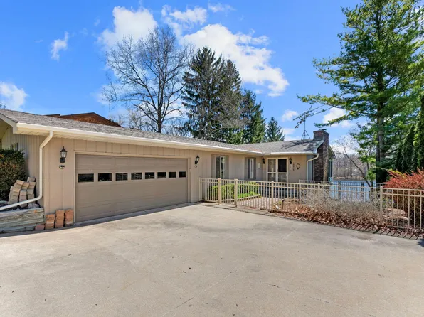 12364 Erika St, Hartland, MI 48353