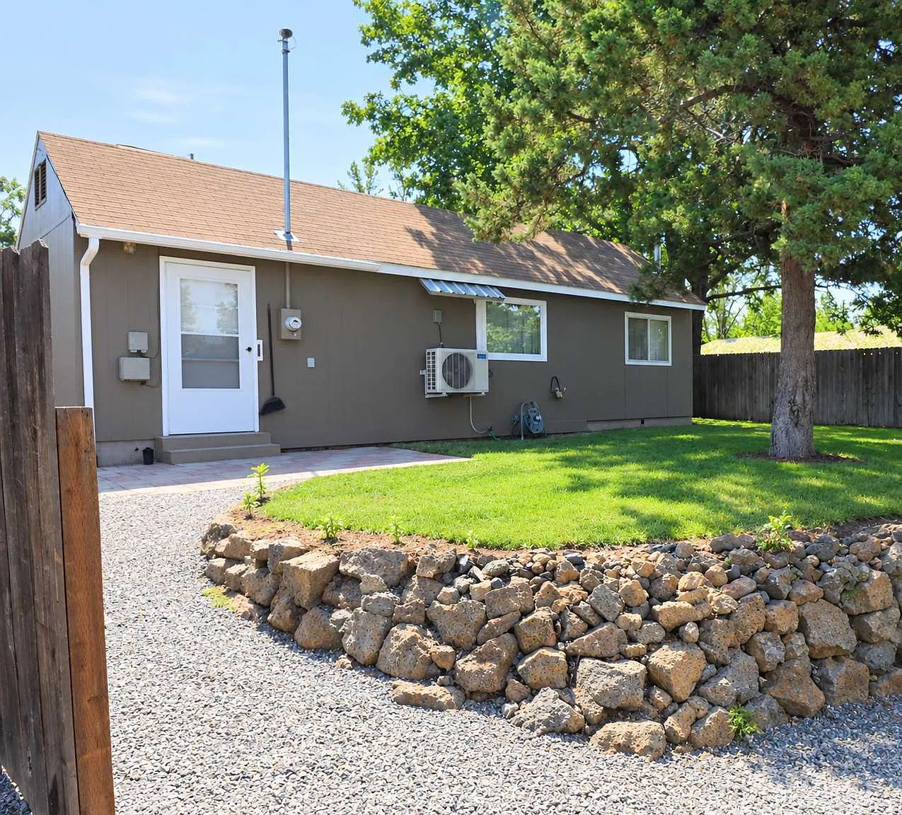 1 bed, 1.0 bath, $1,500 — Photo 1