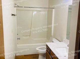 4468 Applewood Dr SE, Kentwood, MI 49508