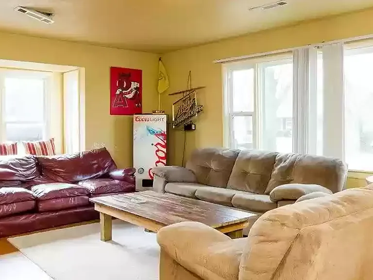 1144 N Vista Pl — Photo 4