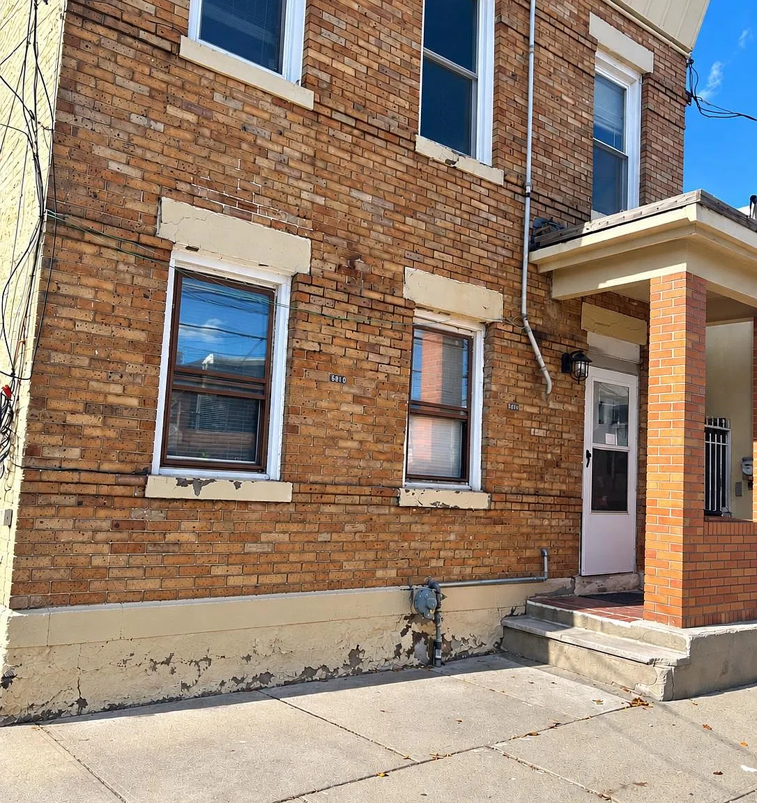 3 bed, 1.0 bath, $2,900 — Photo 2