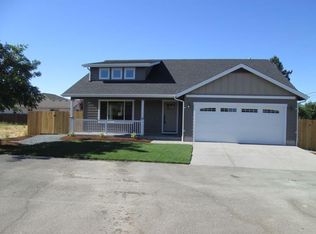 1406 Willow Ln, Grants Pass, OR 97527