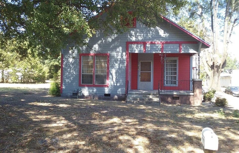 1st image of 1402 W 11th St