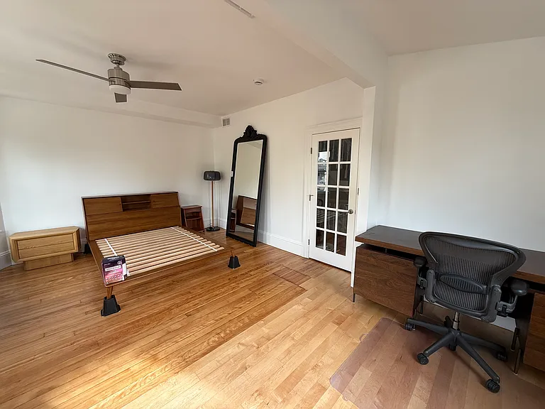 96 Munroe St #3 — Photo 40