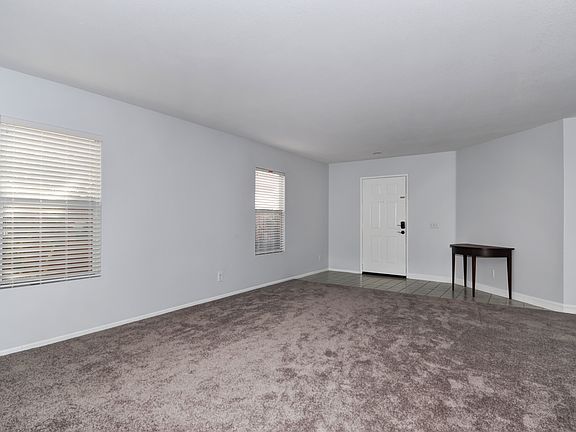 5th image of 818 Bridgewood St