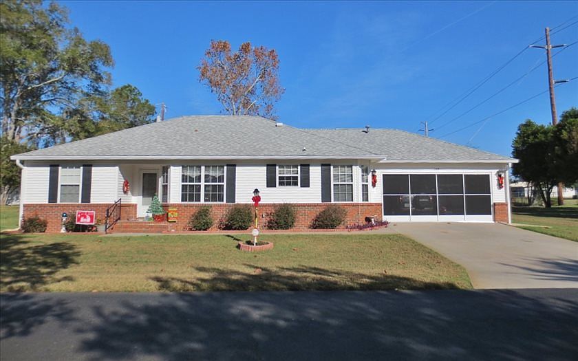 1st image of 139 SE Rosewood Cir