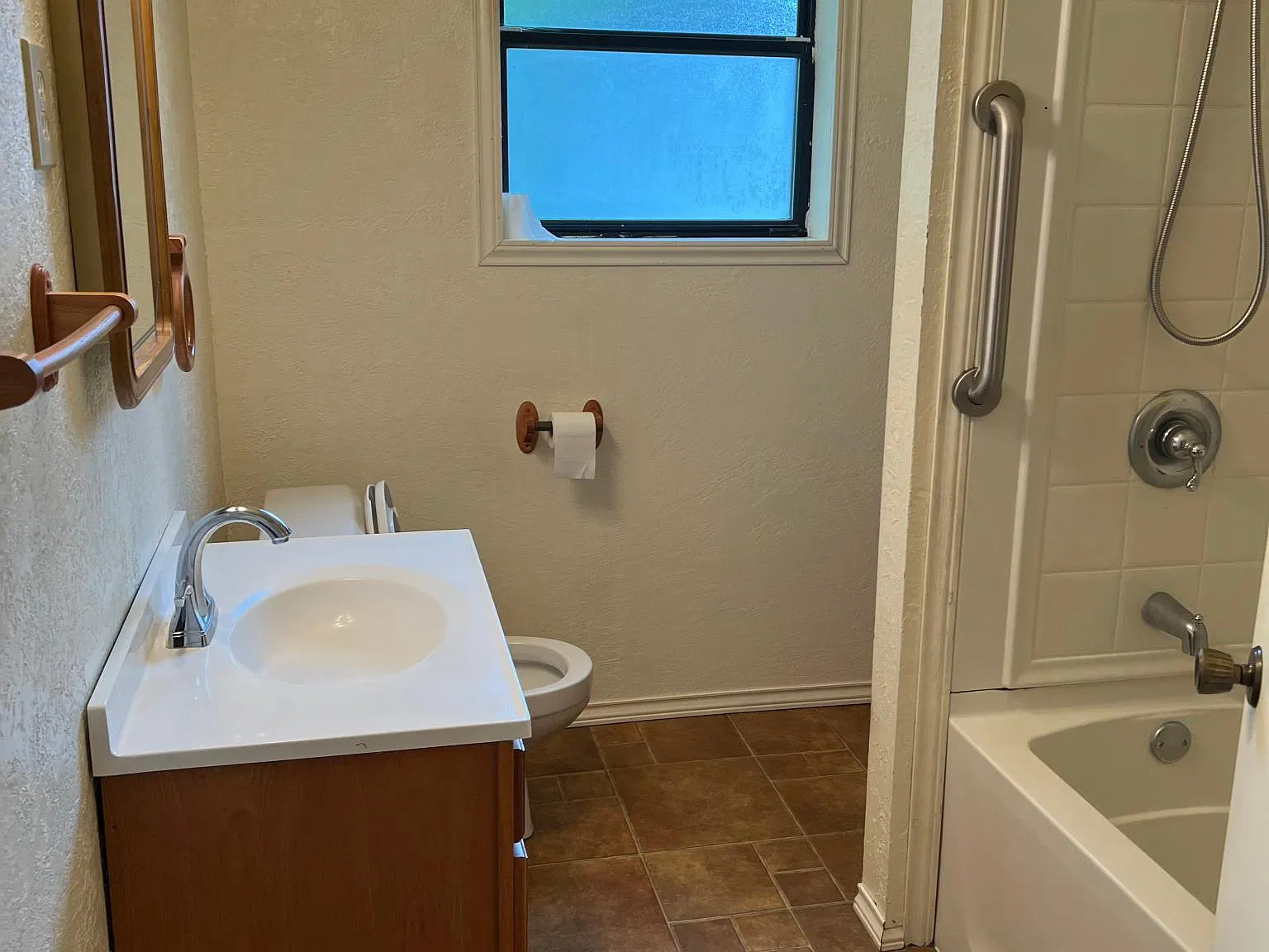 2 bed, 1008 sqft, $1,250 — Photo 1