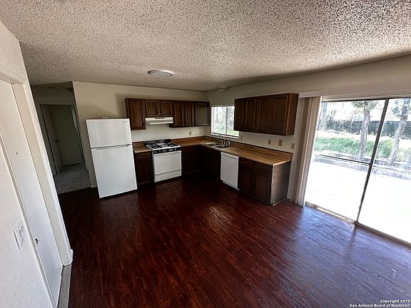 2nd image of 12203 VALLEY FORGE CIR