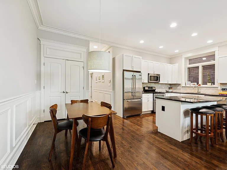 2243 W Irving Park Rd #2W — Photo 7