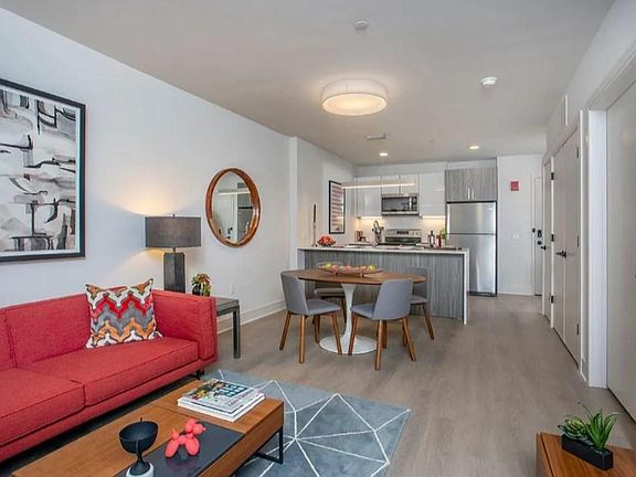 3rd image of 70 Pier St #202