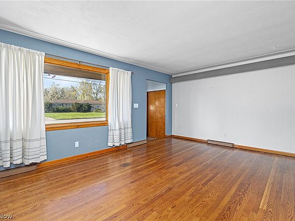 5th image of 1100 W 38th St