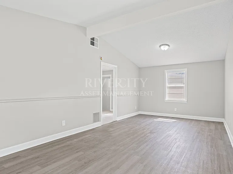 5040 Colewood Ave — Photo 6