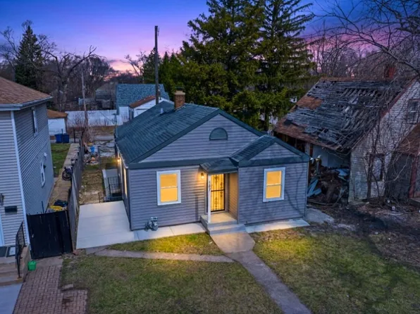 107 E 149th St, Harvey, IL 60426