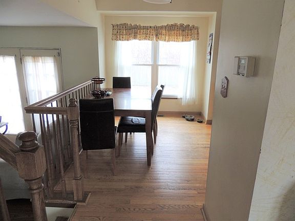 4th image of 1367 Carriage Ln
