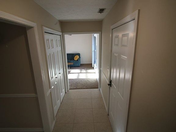 4th image of 1409 Newsom Dr